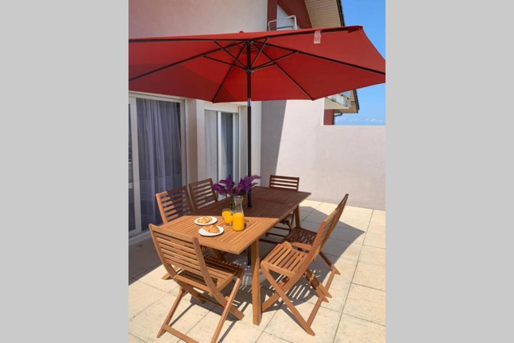 Superbe Appartement Au Calme Avec Vue Sur Le Lac. Évian-les-Bains Zewnętrze zdjęcie